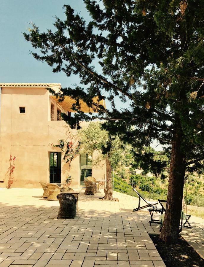 Battimandorlo Hotel Noto Exterior foto