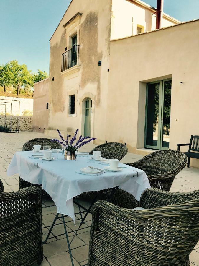 Battimandorlo Hotel Noto Exterior foto